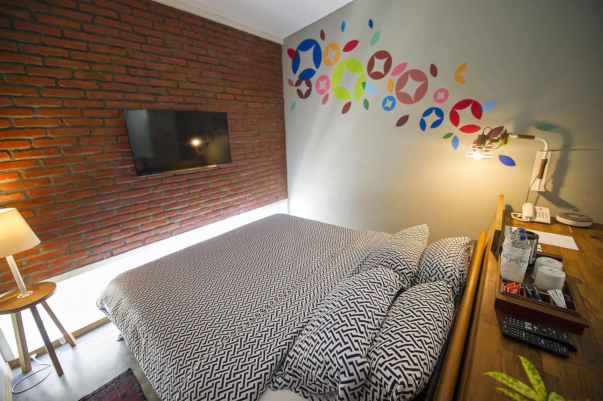 Lokal Hotel & Restaurant Yogyakarta Exterior photo