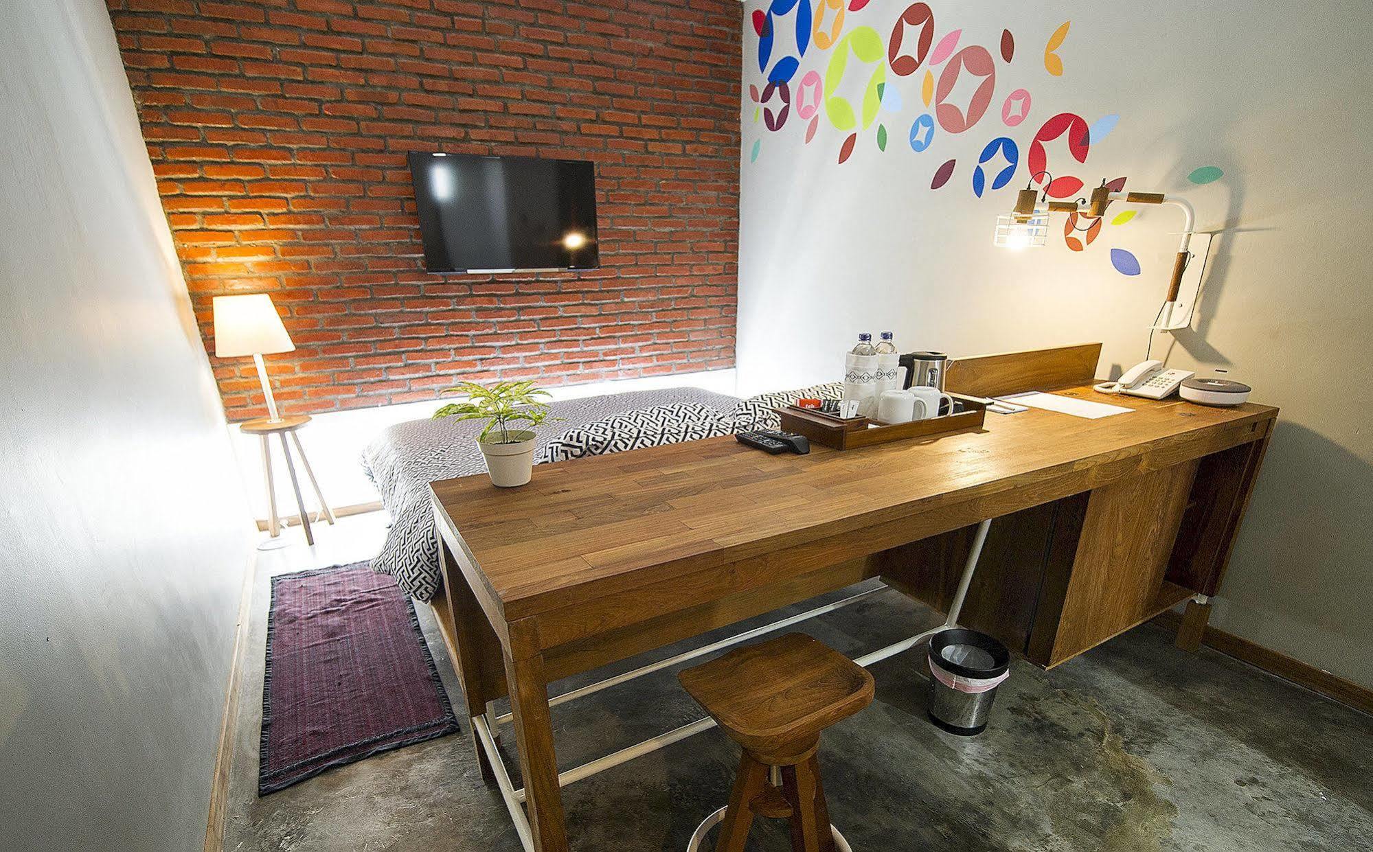 Lokal Hotel & Restaurant Yogyakarta Exterior photo